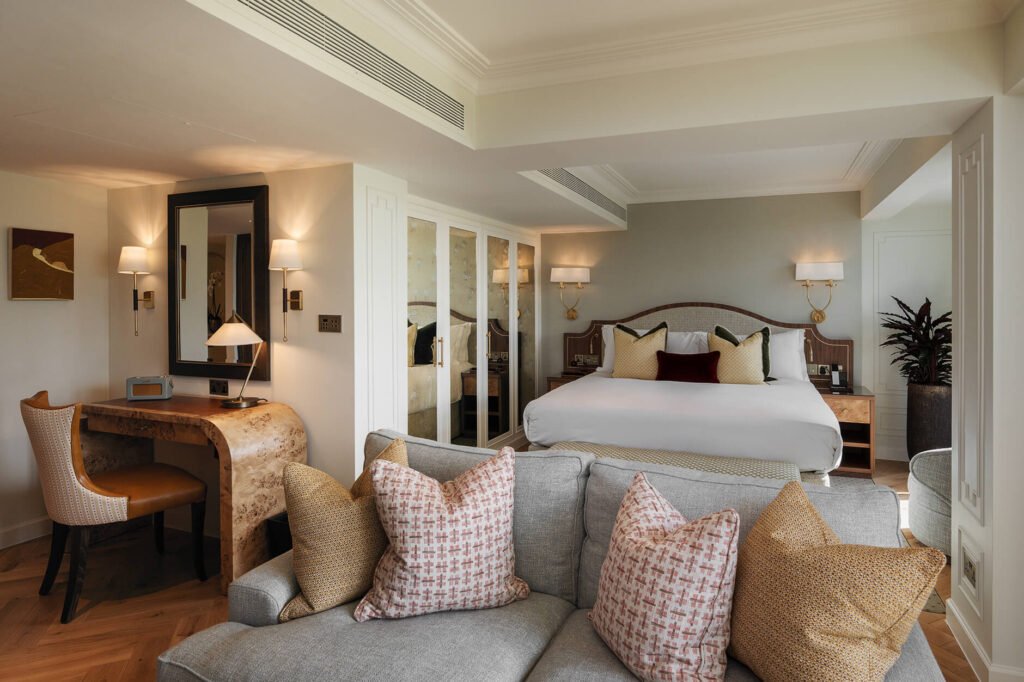 Visit Athenaeum Hotel London by a Londoner Green Park View One Bedroom Suite