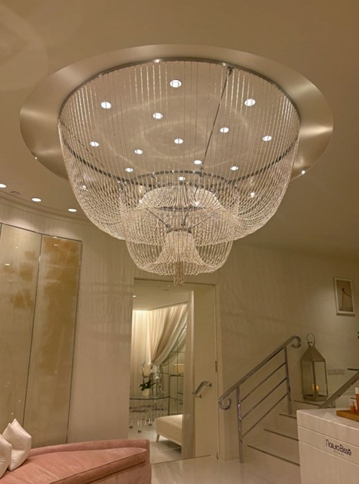 Dorchester Spa Treatment Chandelier view